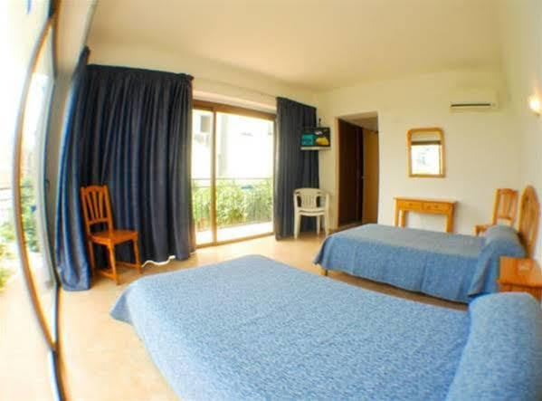 Hostal Residencia Nicolau San Antonio  Exterior foto