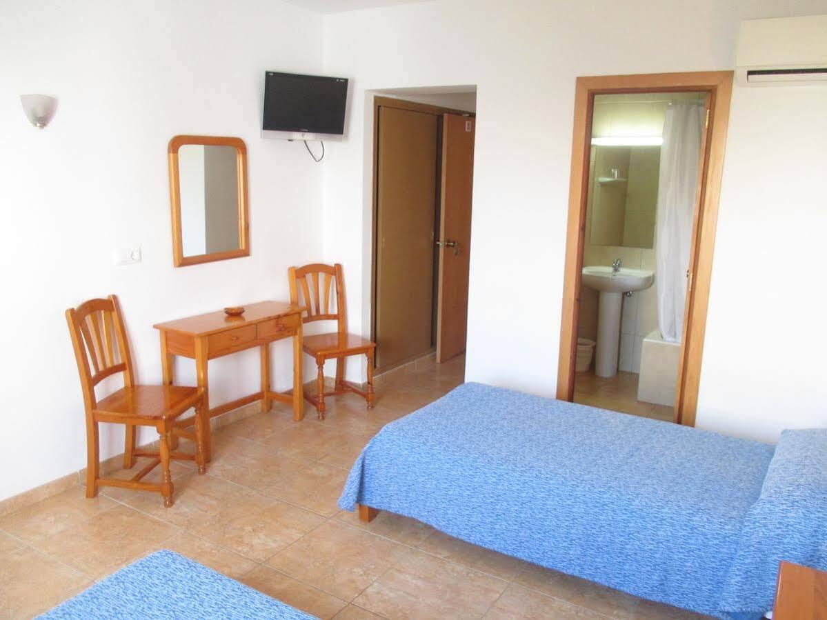 Hostal Residencia Nicolau San Antonio  Exterior foto